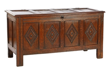 (-), Oak blanket chest with panels in the...