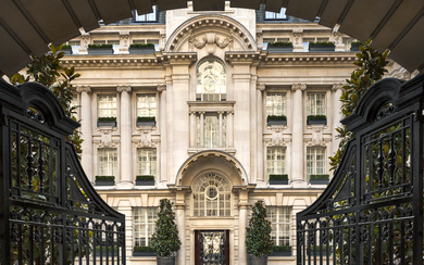Enjoy an overnight stay in a luxurious suite with breakfast for two and two tickets for Sister Act , Ultra-luxury at the Rosewood London and the best show in town