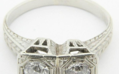 European round cut 18k white gold diamond ring