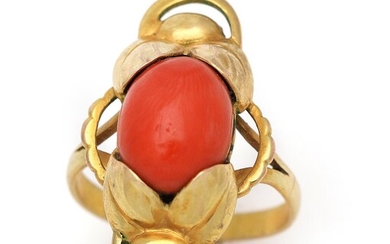 SOLD. Evald Nielsen: A coral ring set with a cabochon coral, mounted in 14k gold. Size 55. Circa 1915-1925. – Bruun Rasmussen Auctioneers of Fine Art