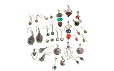 GROUP OF SILVER EARRINGS AND PENDANTS