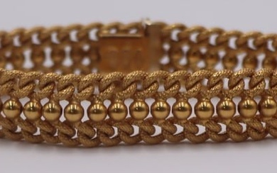 JEWELRY. Uno-A-Erre Italian 18kt Gold Bracelet.