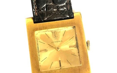 JUVENIA, Montre bracelet de dame en or jauine 18K (750/°°), boitier rectangulaire, cadran doré, index...