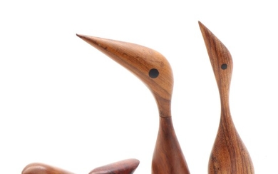 Jacob Hermann: Four carved teak and walnut figures in shape of birds. Signed monogram. H. 3.5–18.5 cm. (4)