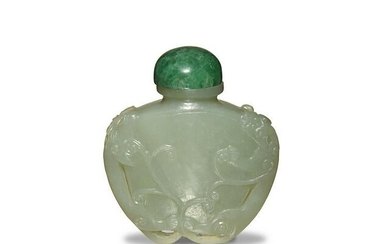 Jade Snuff Bottle with Carving of Chilong, 18th Century