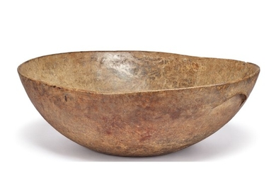 LARGE IROQUOIS ASH BURL BOWL WITH RECESSED HANDLES, PROBABLY MOHAWK, NEW YORK STATE, SECOND HALF 18TH CENTURY