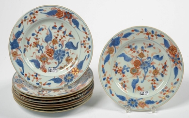 Lot de 9 assiettes en porcelaine polychrome de Chine à décor Imari floral, de "Canards"...