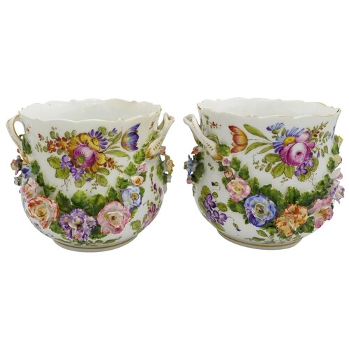 PAIR OF CONTINENTAL PORCELAIN CACHE POTS CIRCA 1900 the side...
