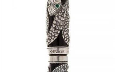 PARKER SNAKE MODEL FOUNTAIN PEN, 1997. Body in black resin with emeralds and silver. Nib in gold of