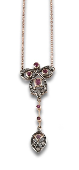 PENDENTIF, OLD STYLE, WITH DIAMONDS, RUBIES, IN YELLOW GOLD WITH SILVER VIEWS