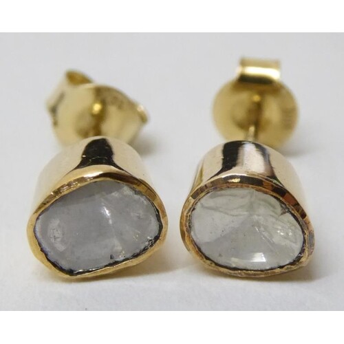 Pair yellow gold diamond stud earrings, collet set, 1ct +