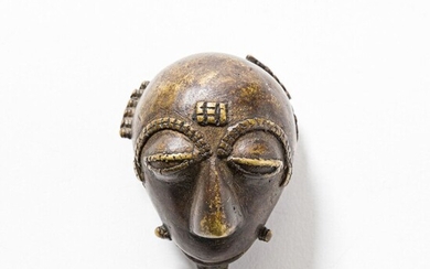 Petit masque en bronze BAOULE (République... - Lot 44 - Art-Valorem