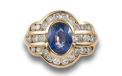 RING IN YELLOW GOLD WITH SAPPHIRE AND DIAMONDS