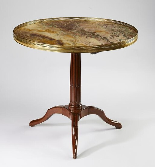 Regency style marble top mahogany table, 32"dia