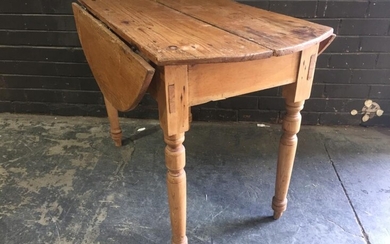 Rustic Baltic Pine Dropside Table, forming an oval top & raised on turned legs (H:76 x W:60 x D:109cm)