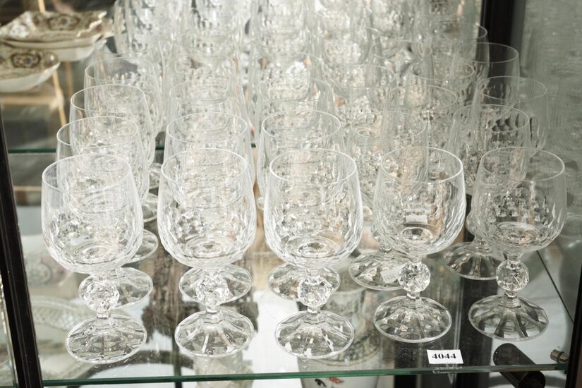 SET OF TWENTY SEVEN VINTAGE FRENCH CRYSTAL GLASSES OF TWO SIZES, LEONARD JOEL LOCAL DELIVERY SIZE: MEDIUM