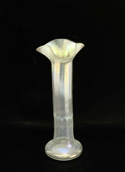 Steuben Iridescent Verre de Soie Glass Vase #355, 20th
