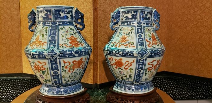 Vase (2) - Porcelain - Archaist Hu Vases - China - 18th century