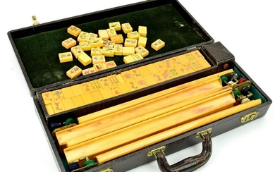 Vintage Chinese Bakelite Mahjong Mah-Jongg Set Leather