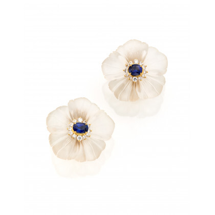 Yellow gold floral earrings with hyaline quartz, diamonds and sapphires, g 20.09 circa, length cm 3.00 circa. French import mark.