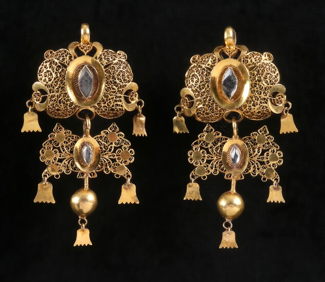 Zeeland, pair of gold 'mirror bells'