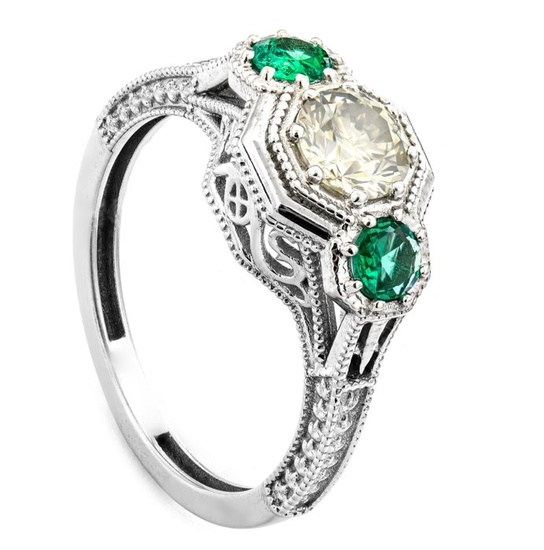 0.93 tcw Diamond Ring - 14 kt. White gold - Ring - 0.67 ct Diamond - 0.26 ct Emeralds