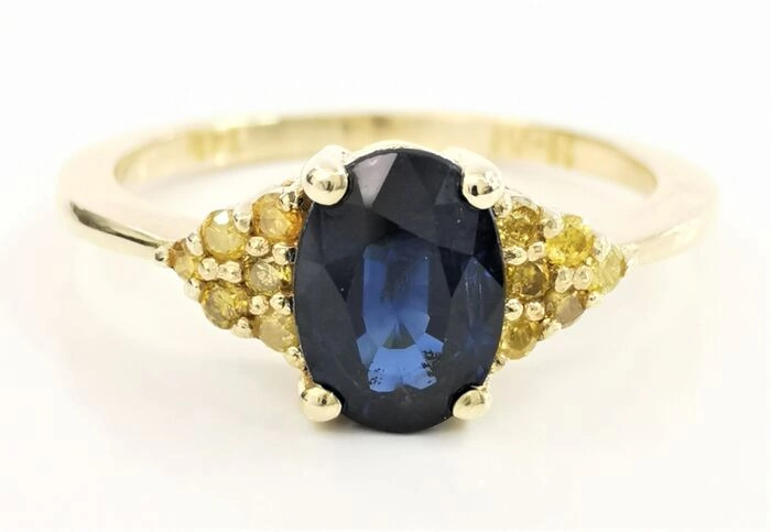 1.22 ct blue sapphire & 0.06 ct fancy intense yellow diamonds designer ring - 14 kt. Yellow gold - Ring - 1.22 ct Sapphire - Diamonds