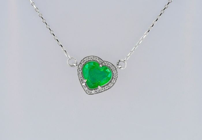 14 kt. Gold, White gold - Necklace with pendant Emerald - Diamonds