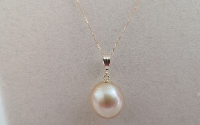 14 kt. South sea pearl, 13.5 x 15mm Golden Color - Pendant