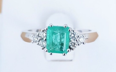 18 kt. White gold - Ring - 0.94 ct Emerald - Diamond