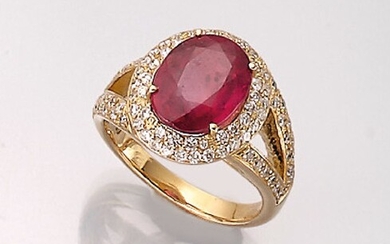 18 kt gold ring with ruby and brilliants...