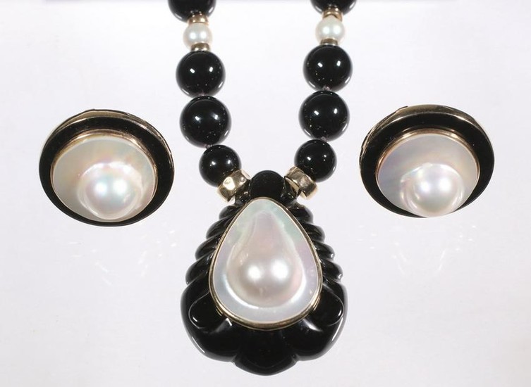 (2 PC) MAZ ONYX & MABE PEARL JEWELRY SUITE