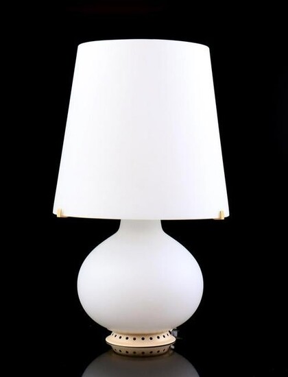 2-piece white glass table lamp