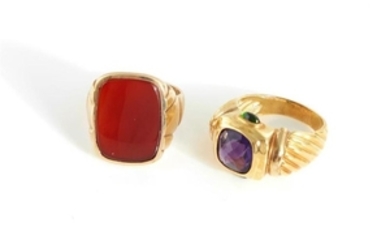 Amethyst ring, and carnelian ring (2pcs)