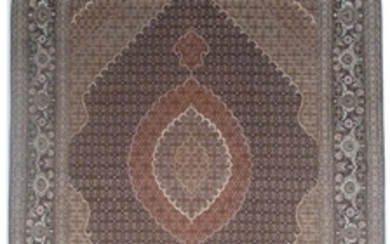 Tabriz - Carpet - 335 cm - 241 cm