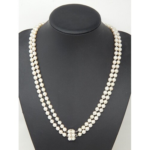 24" Row of 7-7 1/2mm Cultured Pearls of Good Shape, Colour &...