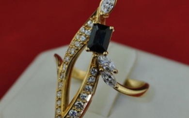 Exclusive Luxury Original Design - 18 kt. Gold - Ring - 1.00 ct Sapphire - Diamond