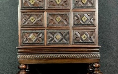 "Cabinet" on Stand "Contador" - Rio rosewood - 17th / 18th century