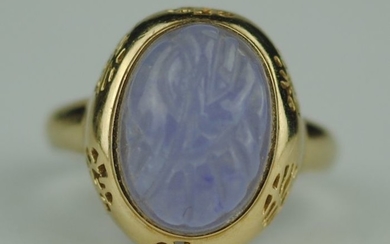 Carved Purple Jadeite - 14 kt. Yellow gold - Ring