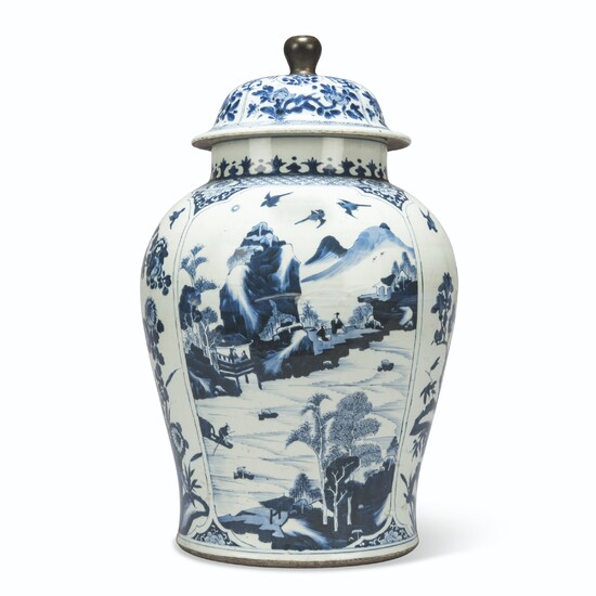 A CHINESE BLUE AND WHITE LARGE BALUSTER VASE AND COVER