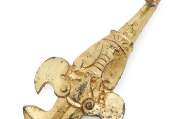 A Chinese gilt-bronze belt hook, Eastern Zhou, finely cast to...