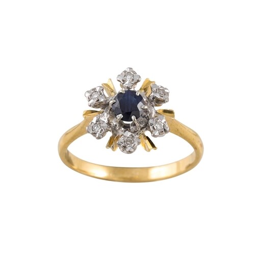 A DIAMOND AND SAPPHIRE CLUSTER RING, mounted in 18ct yellow ...