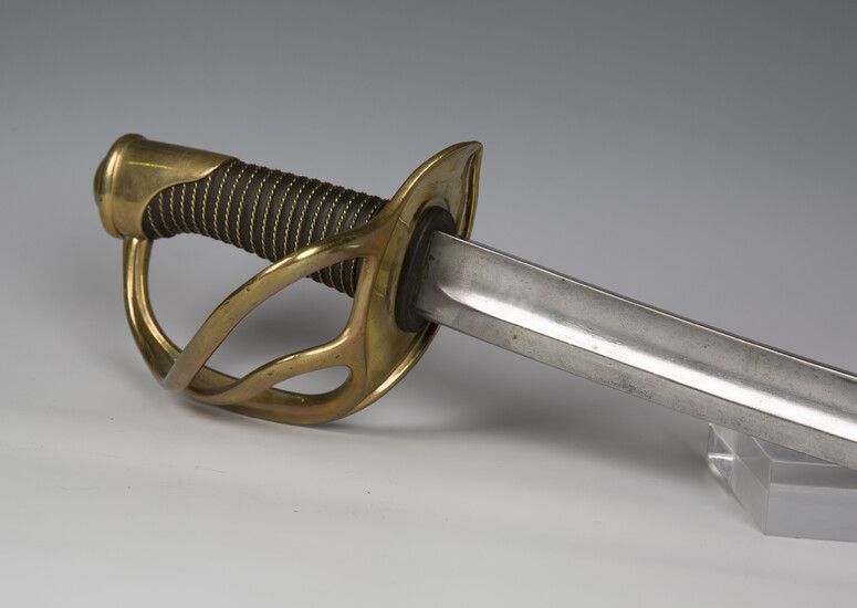 A French 1822 model cavalry trooper's sabre with curved double-fullered blade, blade length 91c