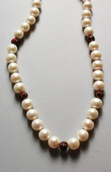 A GOOD STRING OF PEARLS with 18ct white gold and