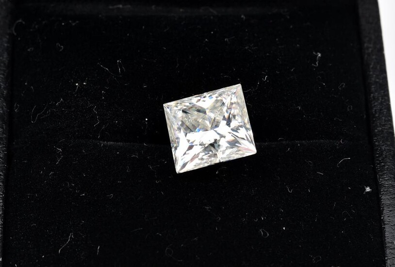 A LOOSE PRINCESS CUT MOISSANITE WEIGHING 4.02CTS