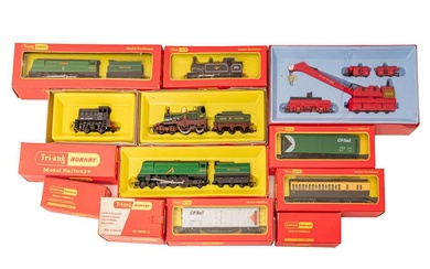 A MIXED HORNBY AND TRIANG HORNBY OO GAUGE GROUP OF LOCOMOTIVES AND ROLLING STOCK