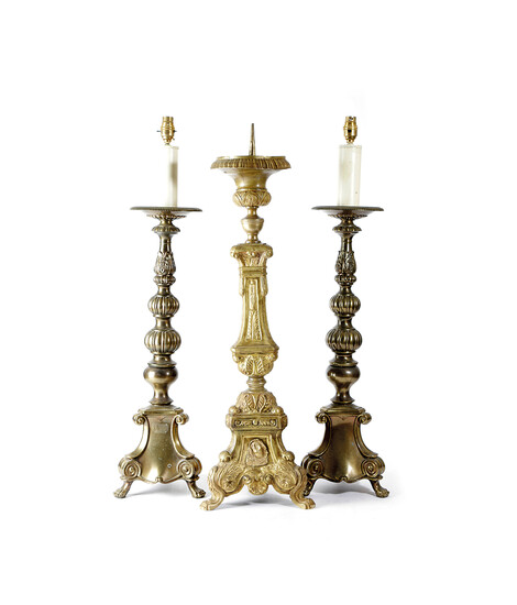 A PAIR OF BRASS ALTAR TABLE LAMPS IN BAROQUE STYLE