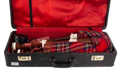 A SET OF 20TH CENTURY BAGPIPES