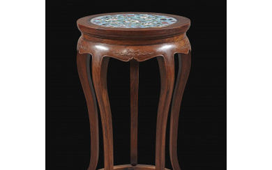 A carved wood table with cloisonné top (slight defects) China, 20th century (h. 63.5 cm.)