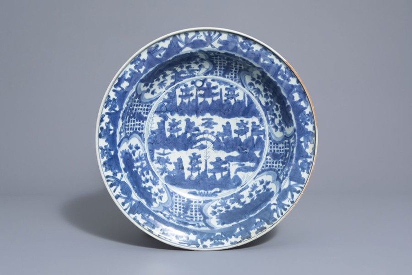 A large Chinese blue and white Swatow charger...